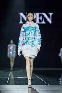 久久时尚秀场最新爆料,揭秘久久时尚秀场最新潮流趋势！”